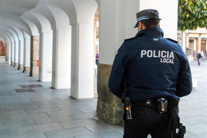 Coronavirus.- La Policía Local de Mérida vigilará especialmente entornos naturales como la Casa de Campo en el Puente