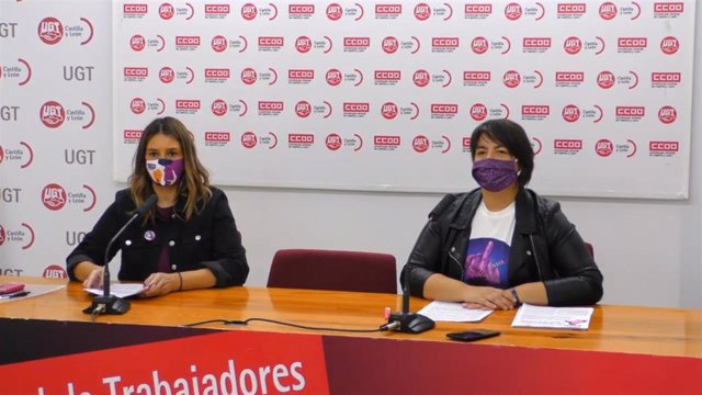 La secretaria de Igualdad y Juventud de UGT en Castilla y León, Ana Isabel Martín Díaz, (derecha) y la secretaria de Mujer y Políticas de Igualdad de CCOO en la Comunidad, Yolanda Martín Ventura, durante la rueda de prensa.