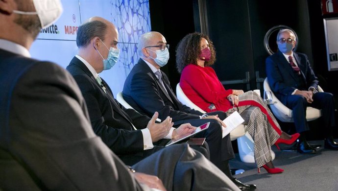 Javier Mira (SegurCaixa) - José Manuel Inchausti (Mapfre) - Jordi Montalbo (DELOITTE) - Olga Sánchez (AXA) - Rodrigo Galán (Ibercaja)