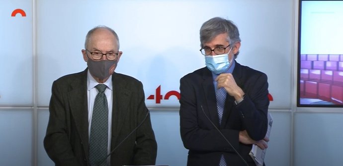 El síndic Rafael Ribó y el adjunto general Jaume Saura en rueda de prensa en el Parlament