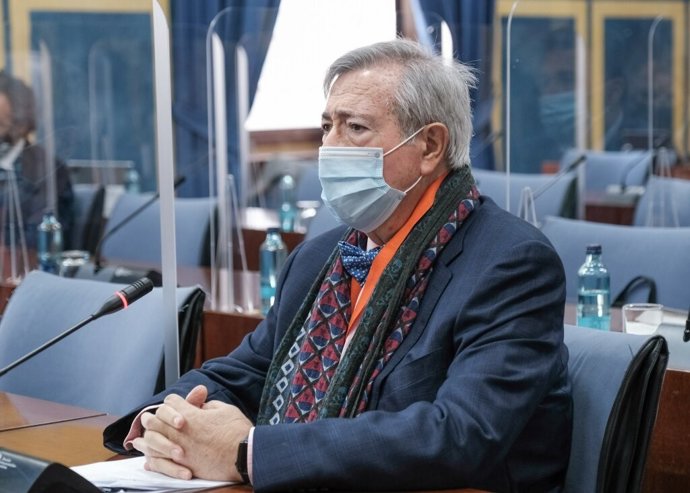 El representante de la CEA, Manuel Ángel Martín, este lunes durante la comparecencia de los agentes sociales en el Parlamento sobre el proyecto de Presupuestos de la Junta de 2021.