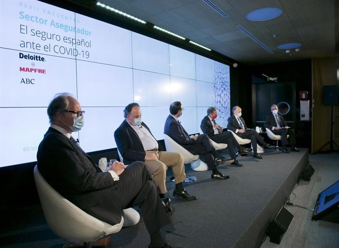 Directivos compañías aseguradoras en XVII Encuentro del Sector Asegurador organizado por Deloitte, ABC y Mapfre.