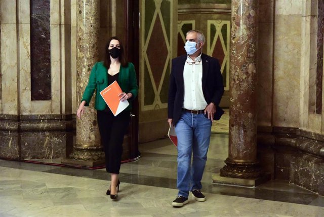 La presidenta de Cs, Inés Arrimadas,  junto con su candidato a la Genreralitat, Carlos Carrizosa 