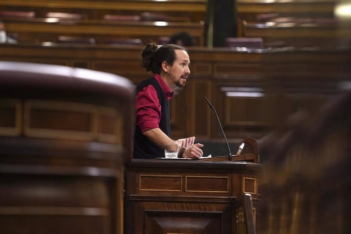 El vicepresidente segundo del Gobierno, Pablo Iglesias, interviene durante una sesión plenaria en el Congreso