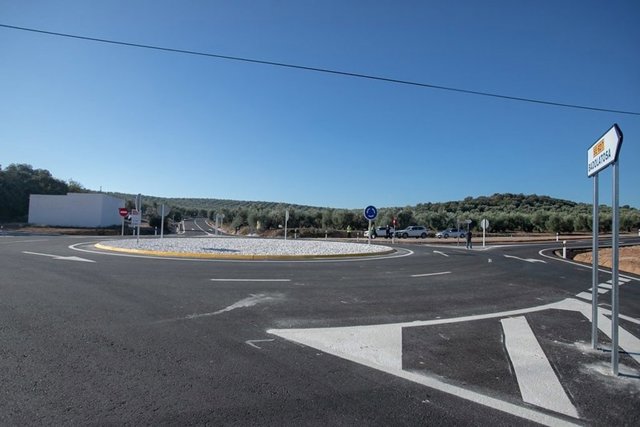 Nueva rotonda de Corcoya