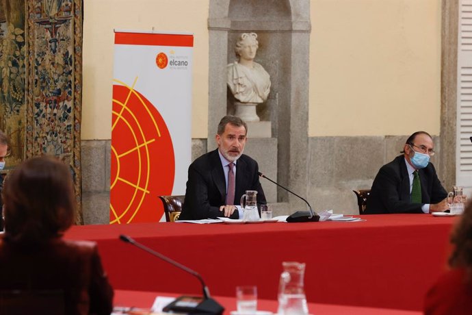 El Rey Felipe durante su intervención en la reunión del Consejo Científico del Real Instituto Elcano de Estudios Internacionales y Estratégicos en el Palacio Real de El Pardo, en Madrid (España), a 23 de noviembre de 2020.