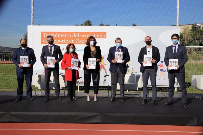 La presidenta del CSD, Irene Lozano, preside la presentación del informe Termómetro del ecosistema del deporte en España