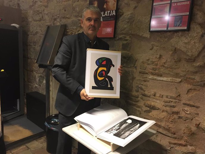 El galerista Artur Ramon, con 'L'art del gravat catal' (Enciclopdia Catalana)