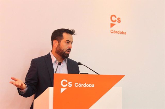 Fran Carrillo en la sede de Cs en Córdoba.