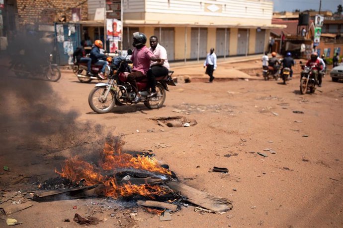 Protestas en Kampala por el arresto del líder opositor Robert Kyagulanyi