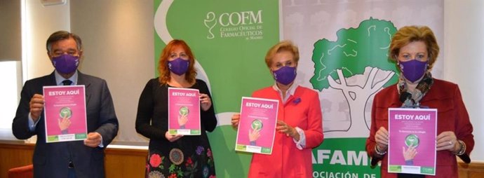 El Colegio Oficial de Farmacéuticos de Madrid y la Asociación de Familias y Mujeres del Medio Rural han llegado a un acuerdo para combatir la violencia de género en este entorno a través de la campaña 'Tu farmacia es tu refugio'.