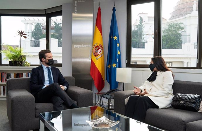 El presidente del PP, Pablo Casado, se reúne con la embajadora del Reino de Marruecos en España, Karima Benyaich, en  la sede del PP.