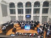 Vox, PP y Cs aprueban en Cibeles diseñar "ayudas ágiles" y presupuestadas para autónomos y clase media