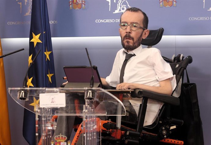 Echenique afea a Ciudadanos su intento de tumbar los PGE en la Comisión de Presupuestos del Congreso