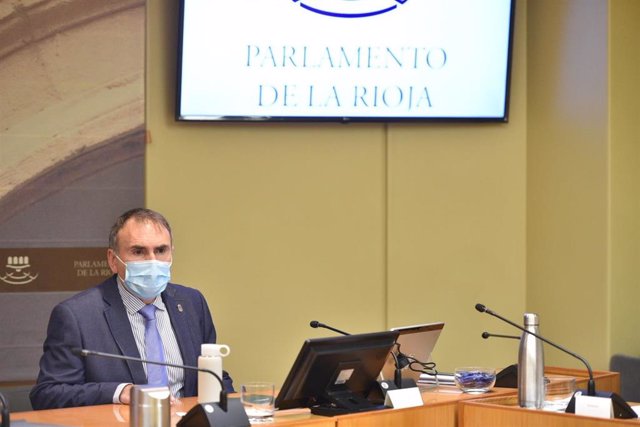 El consejero de Desarrollo Autonómico, José Ignacio Castresana, comparece en el Parlamento para explicar los presupuetos de su departamento