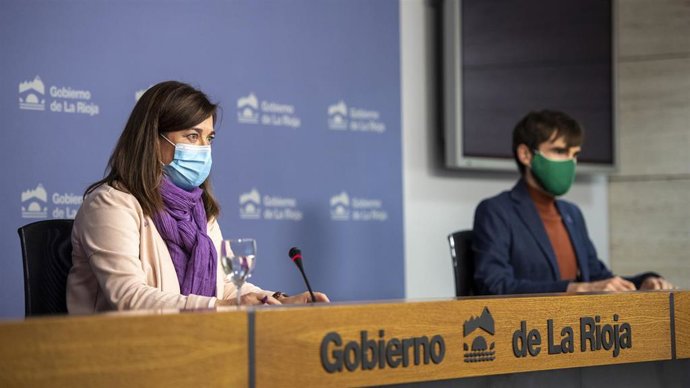 La consejera de Salud, Sara Alba, y el director general, Pello Latasa