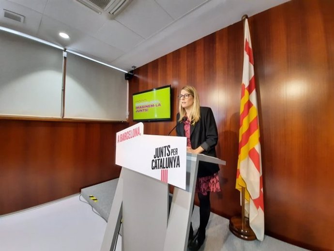 La líder de JxCat en el Ayuntamiento de Barcelona, Elsa Artadi, ha presentado este jueves la nueva imagen gráfica del grupo municipal con el objetivo de vincular el proyecto político de JxCat y la marca en la ciudad y darle más "dinamismo".