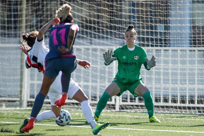 Patricia Larque of Rayo Vallecano can not stop the shoot for gol of Macarena Portales Nieto of Madrid CFF during the spanish women league, Primera Iberdrola, football match played between Rayo Vallecano Femenino and Madrid CFF at Ciudad Deportiva Rayo V