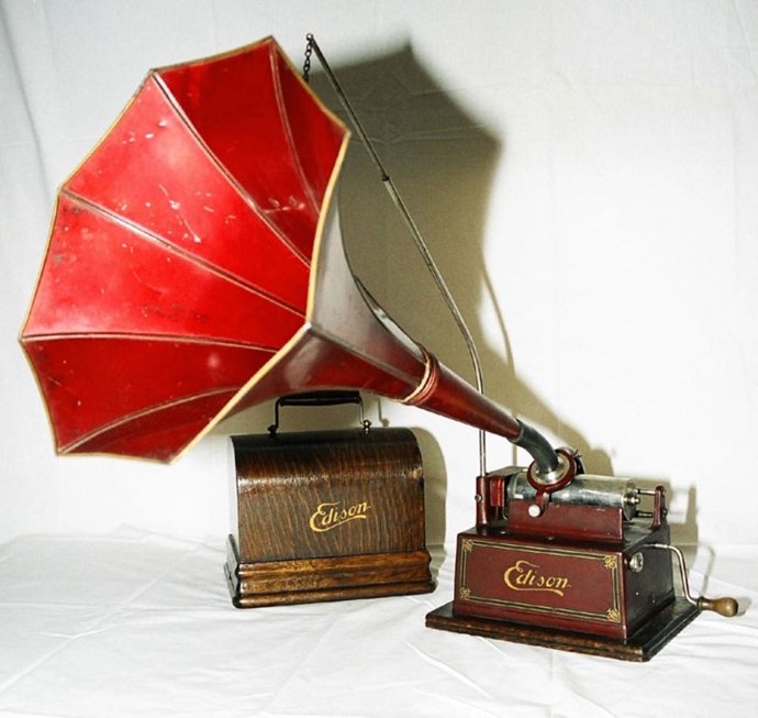 Fonógrafo incluido en una exposición del Museo de Bellas Artes de Santa Cruz de Tenerife