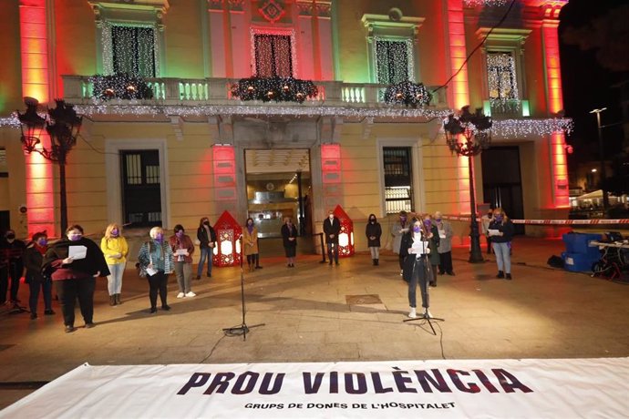 Acto por el 25N organizado por el Ayuntamiento de L'Hospitalet de Llobregat