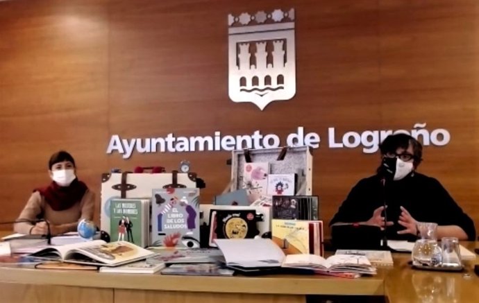 La Biblioteca Rafael Azcona pone en marcha la iniciativa de promoción lectora 'Ellas viajan', con el préstamo de dos 'maletas lectoras' con 30 libros y material didáctico cada una.