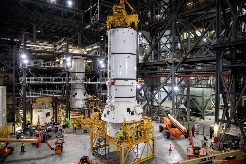 La NASA comienza a integrar el cohete más potente jamás construido