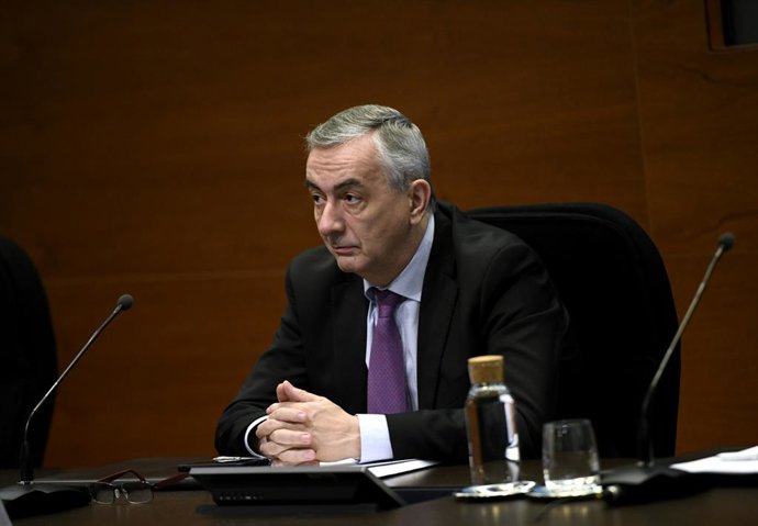 El director general de Funcas, Carlos Ocaña, en la presentación del último número de Papeles de Economía Española de Funcas titulado 'La gestión de la información en banca: de las finanzas del comportamiento a la inteligencia digital', en Madrid (España