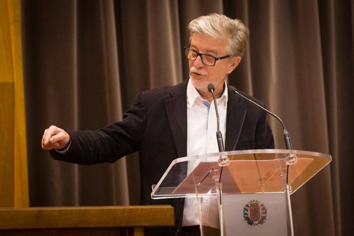 El portavoz del grupo municipal de ZeC en el Ayuntamiento de Zaragoza, Pedro Santisteve