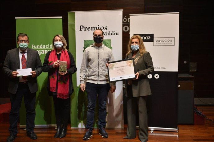 Agricultura entrega el Premio Mildiu al viticultor de Rioja Baja Guillermo Soldevilla