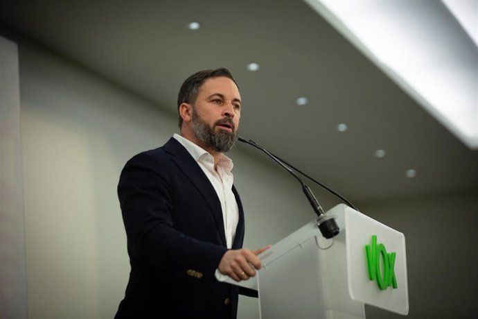 El presidente de Vox, Santiago Abascal, en rueda de prensa en Barcelona