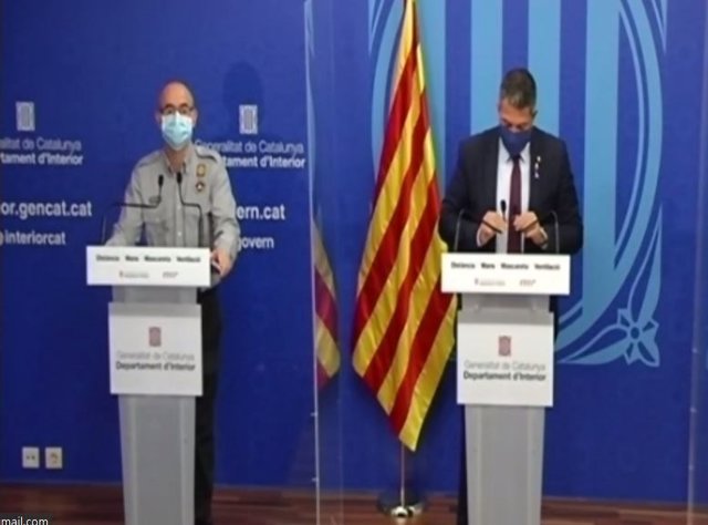 El sotsdirector de Protecció Civil Sergio Delgado i el conseller d'Interior Miquel Sàmper en una conferència de premsa telemàtica el 26 de novembre del 2020.