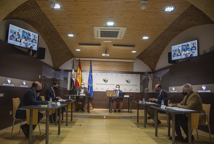 Nota Audios Fotos Pleno Diputación Cáceres