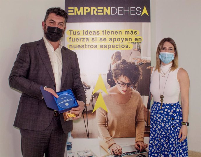 'Mascarillas Alcalá' ganador de EmprenDehesa en el centro comercial La Dehesa