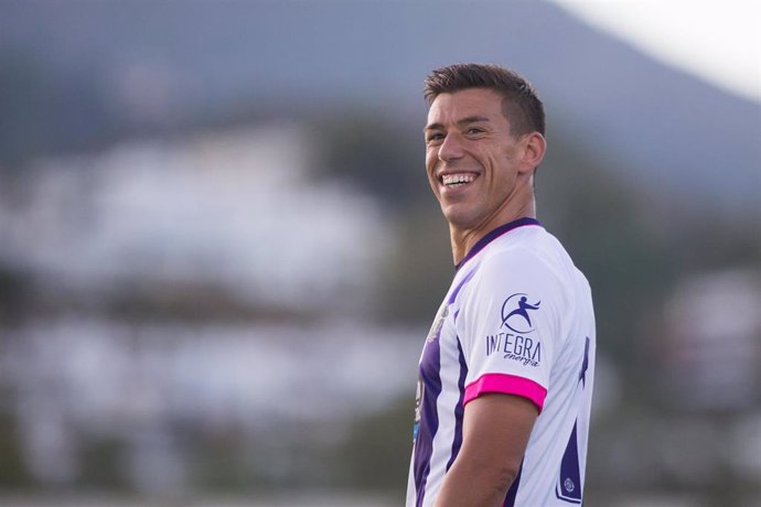 Rubén Alcaraz sonríe durante un partido del Valladolid