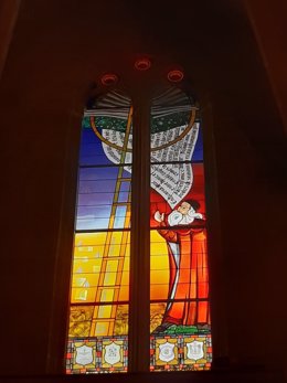 Nueva vidriera en honor a Ramon Llull en la iglesia de Algaida.