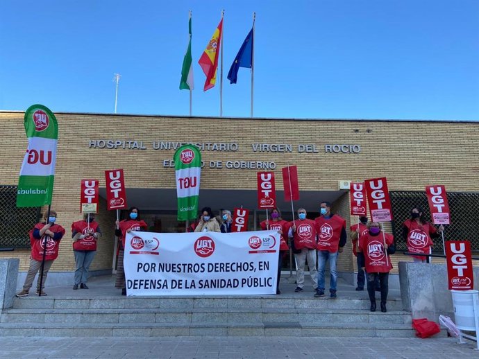 UGT continúa con las acciones de protesta para mostrar su "rechazo" a la nueva orden que "restringe" los derechos de los profesionales sanitarios, foto de archivo