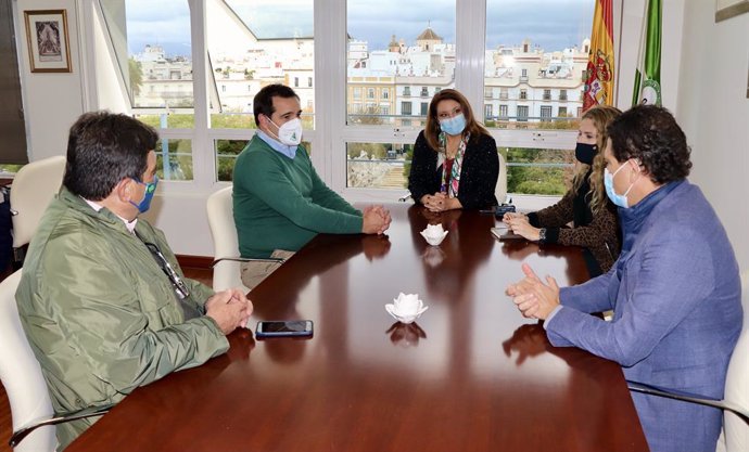 Crespo con representantes de Asaja Cádiz