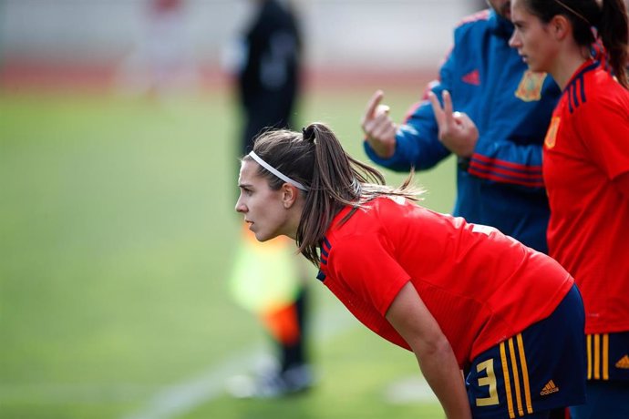Marta Cardona durante un partido amistoso de la selección española femenina de fútbol