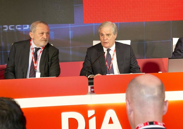 Borja de la Cierva, consejero delegado de Dia, y Richard Goldig, vicepresidente primero de Dia, en la junta de accionistas del Grupo Dia