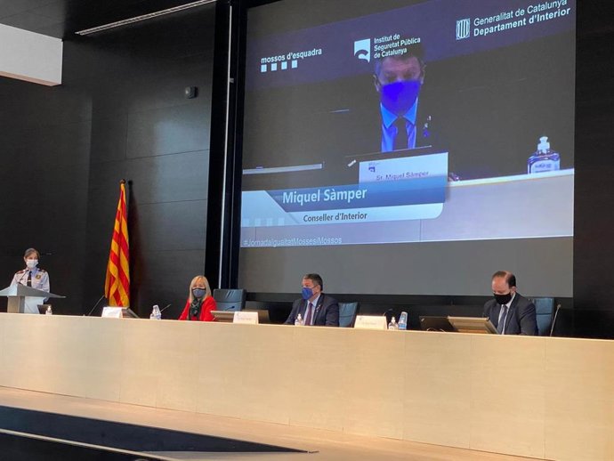 Smper: ?El 21% del cos dels Mossos són dones per encara queda molt camí per recórrer?