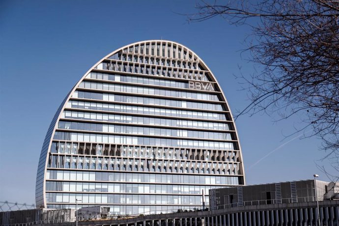 La Ciudad BBVA, sede corporativa del Grupo Banco Bilbao Vizcaya Argentaria en España, donde se levanta, La Vela una torre circular de 19 plantas, en Madrid (España), a 17 de noviembre de 2020. BBVA y Banco Sabadell confirmaron ayer que mantienen convers