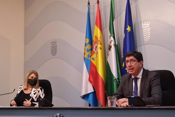 Juan Marín y la alcaldesa de Jerez presentando el Plan Turístico de Jerez