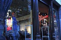 Aguado pide "salir a la calle con responsabilidad" este Black Friday e insta a comprar en el pequeño comercio