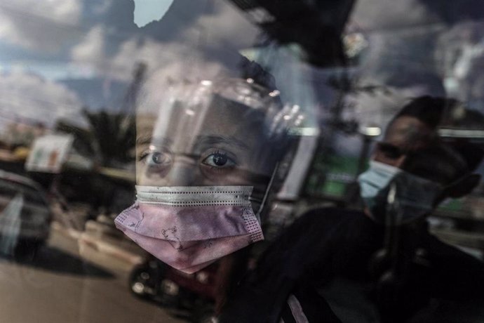 Niña palestina durante la pandemia de coronavirus en Gaza 