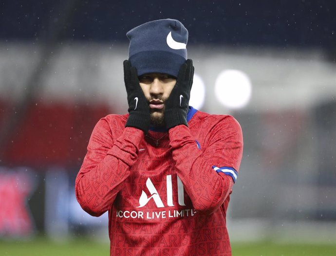 Neymar Jr of PSG during the warm up before the UEFA Champions League, Group Stage, Group H football match between Paris Saint-Germain (PSG) and Manchester United (Man U) on October 20, 2020 at Parc des Princes stadium in Paris, France - Photo Jean Catuf