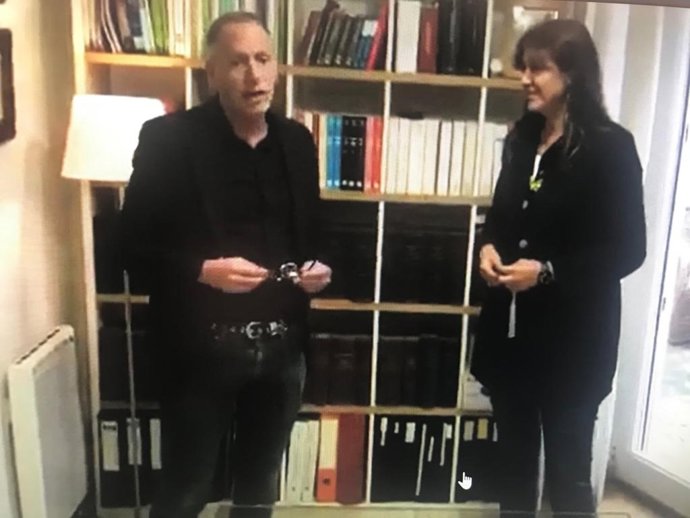 L'advocat i economista Jordi Ferrés amb la portaveu de JxCat al Congrés, Laura Borrs.