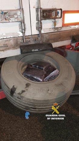 Droga interceptada en el interior de la rueda