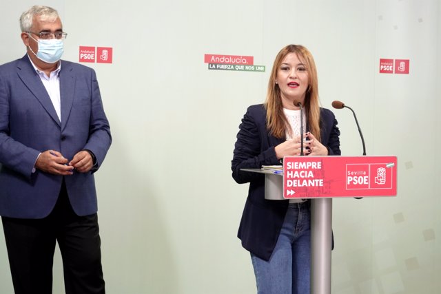 La secretaria general del PSOE de Sevilla, Verónica Pérez, en rueda de prensa