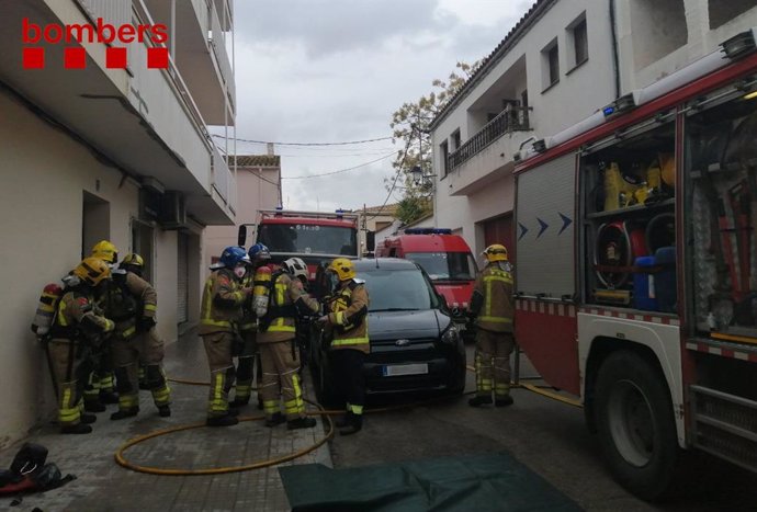 Sucesos.- Un muerto en el incendio de un piso en Castellví de la Marca (Barcelona)