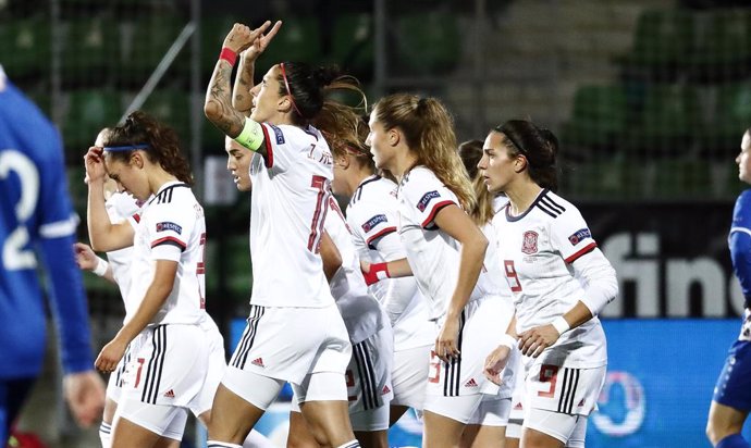 Las jugadoras de la selección española celebran un gol de Jenni Hermoso